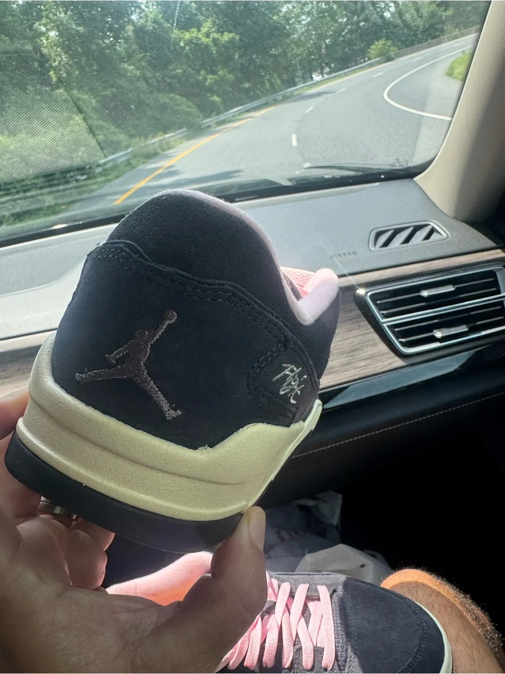 Nike Jordan Flight Court  low-top sneakers in charcoal and pink